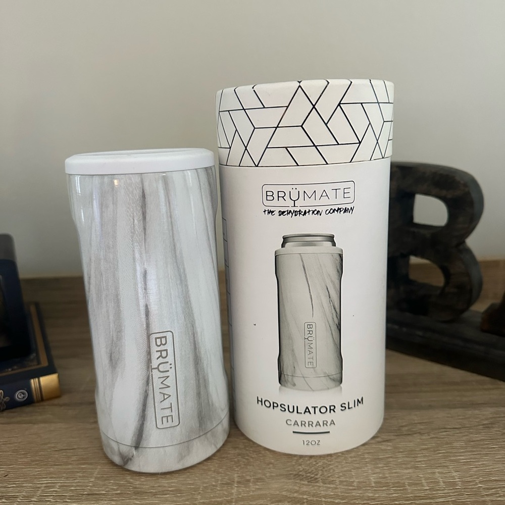 BrüMate Carrara Hopsulator Slim - Marble White